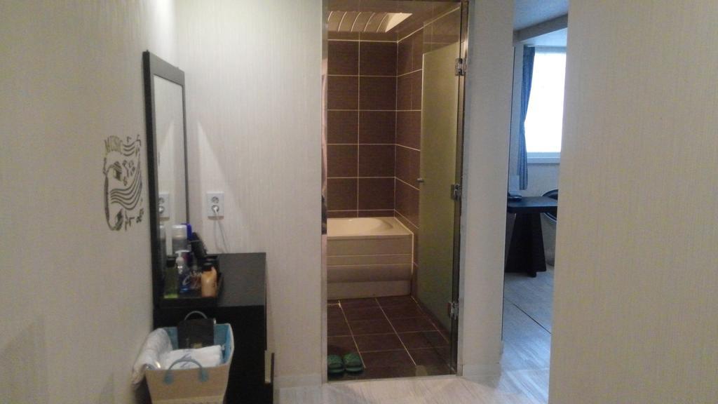 Geoje Win Hotel Chambre photo
