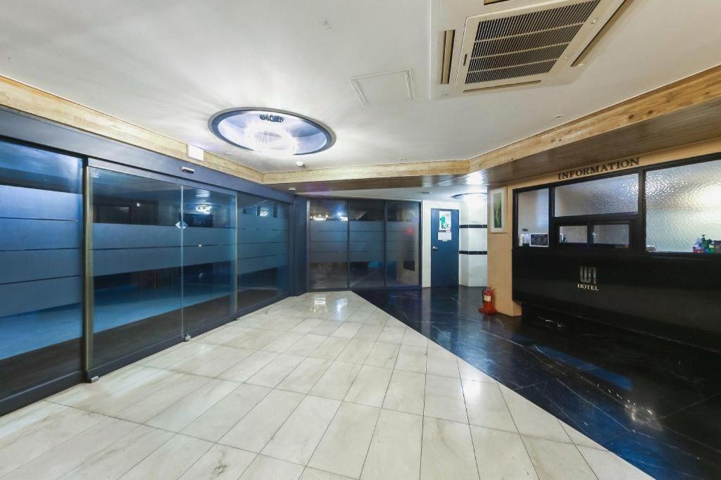 Geoje Win Hotel Extérieur photo
