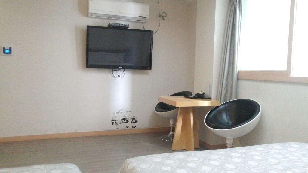 Geoje Win Hotel Chambre photo
