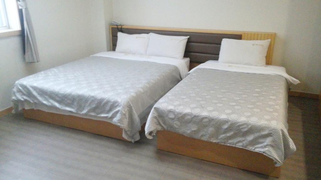 Geoje Win Hotel Chambre photo