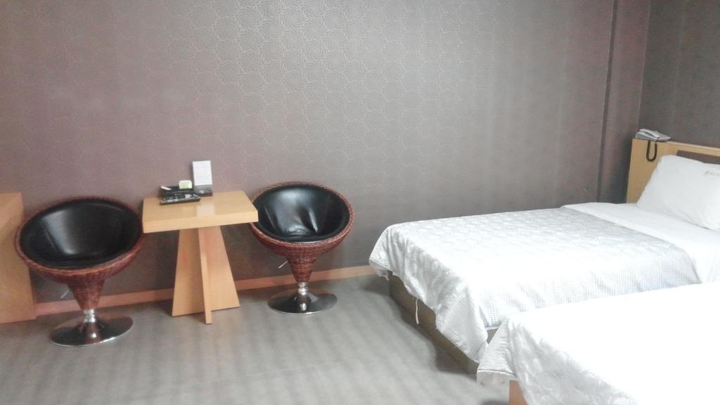 Geoje Win Hotel Chambre photo